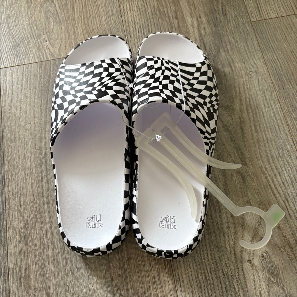 NWT Wild Fable Women’s Slides/Sandals